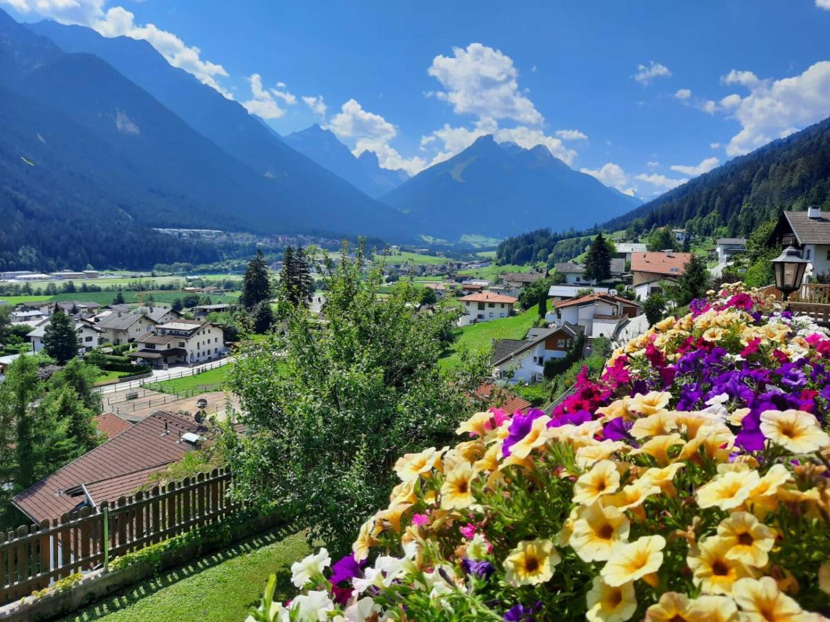 Ferienwohnung Auszeit Stubai Fulpmes Exterior photo