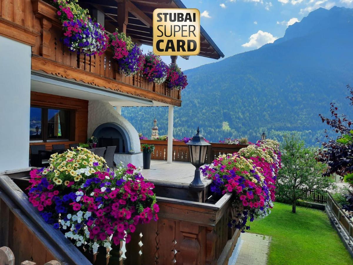 Ferienwohnung Auszeit Stubai Fulpmes Exterior photo